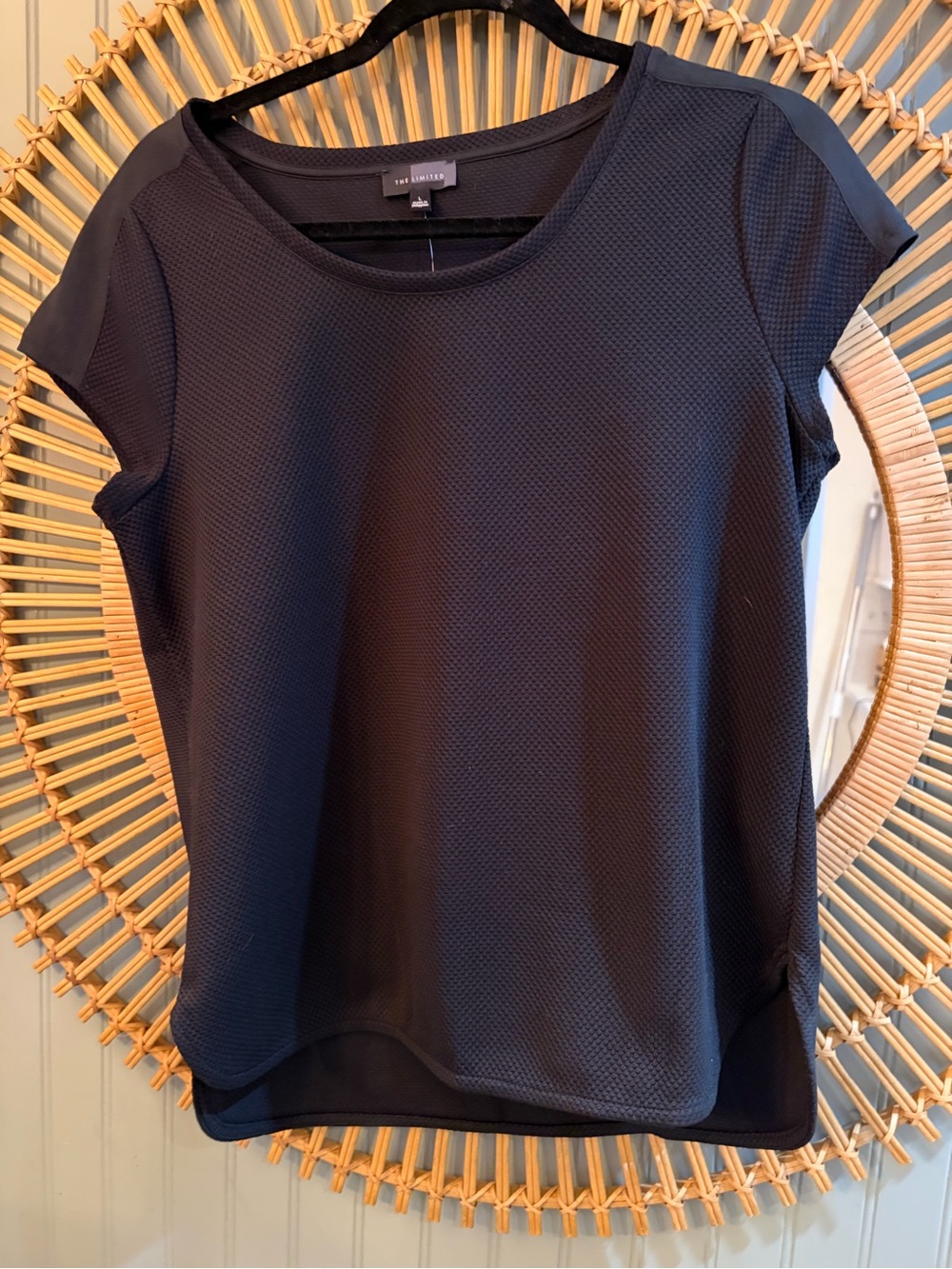 Limited Black Textured Short cap Sleeve Top- NWT SIZE large - Picture 3 of 5